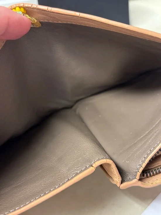 Borrega Veneta Bifold Wallet - Picture 5 of 10